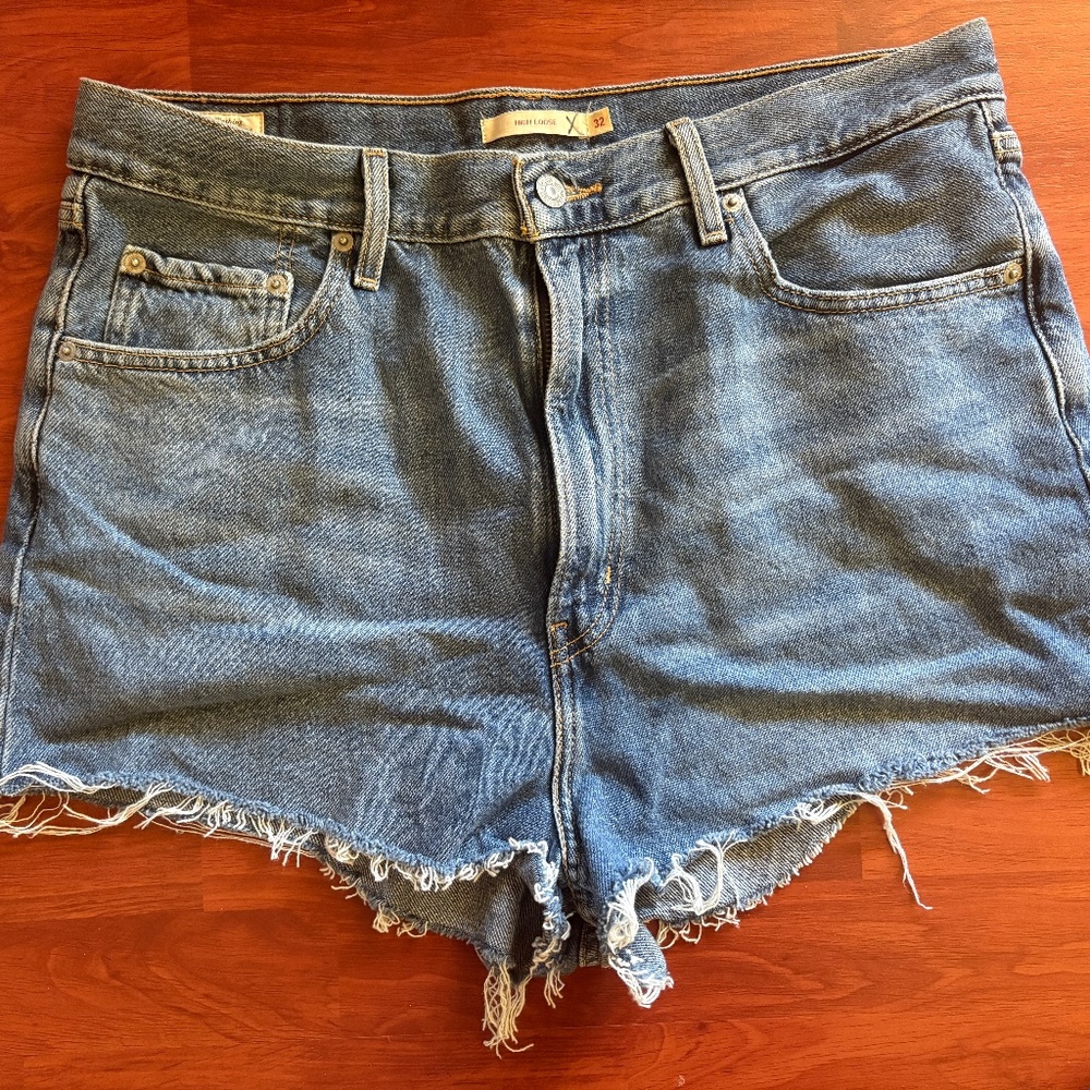 Levi's High Loose Shorts